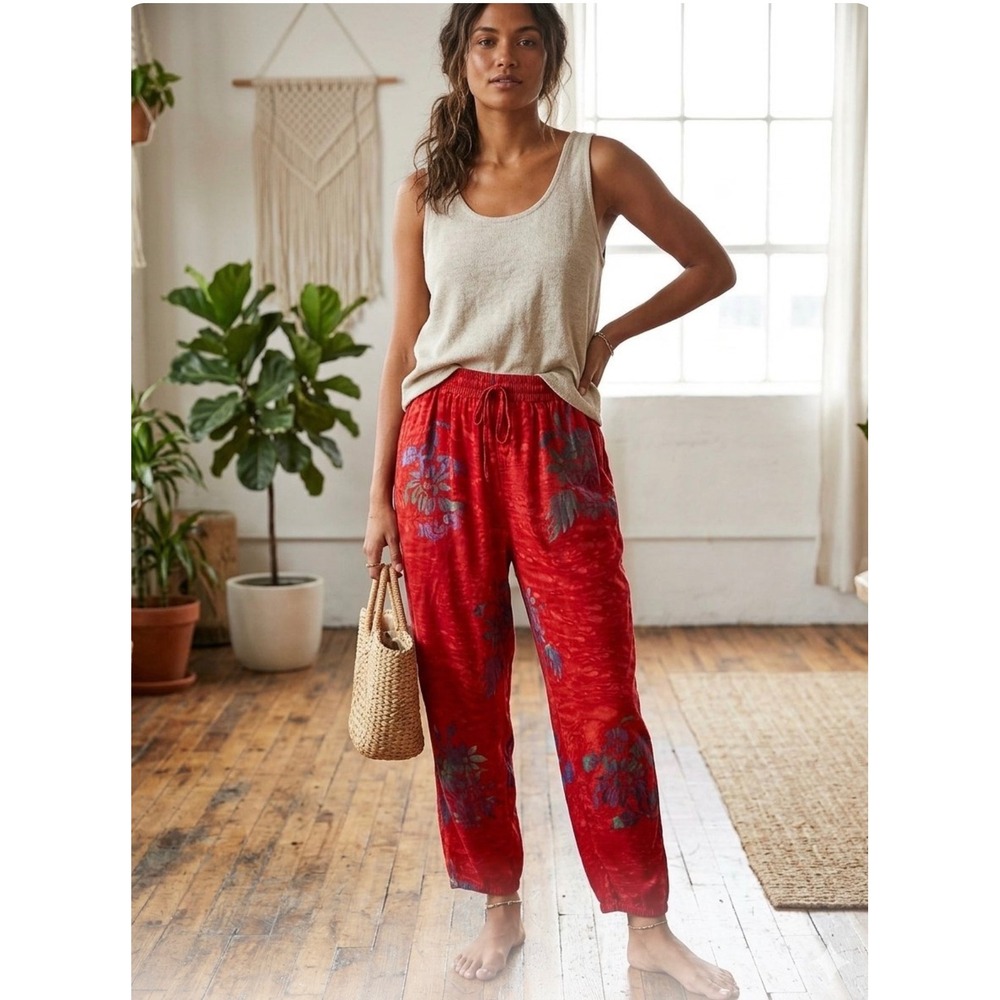 Endless Options Red Floral Batik Rayon Relaxed Tapered Pants Medium